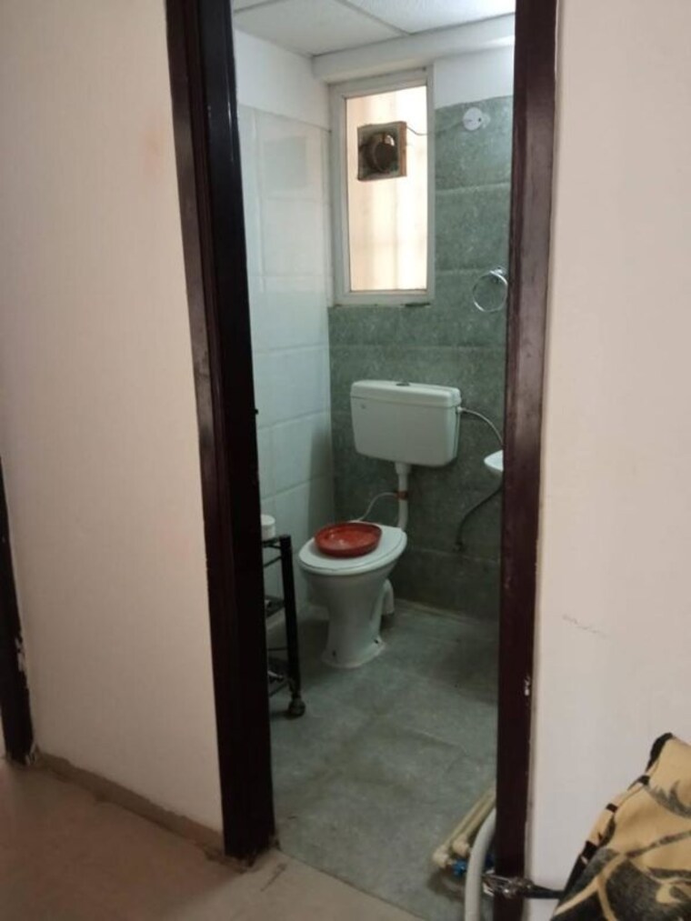 Bathroom, nirala-world-estate-i 3 Bedroom 1245 Sq.Ft. Apartment In Tech Zone 4 Greater Noida Greater Noida 10606657