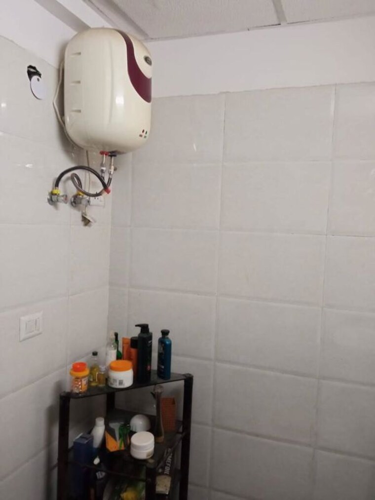 Bathroom, nirala-world-estate-i 3 Bedroom 1245 Sq.Ft. Apartment In Tech Zone 4 Greater Noida Greater Noida 10606657