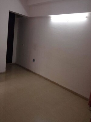 Room in 3 BHK Apartment at Nirala World Estate I, Tech Zone 4 Greater Noida – for Rent