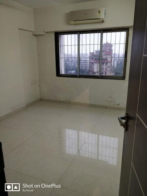 Bedroom in 4 BHK Apartment at Chembur – for Rent