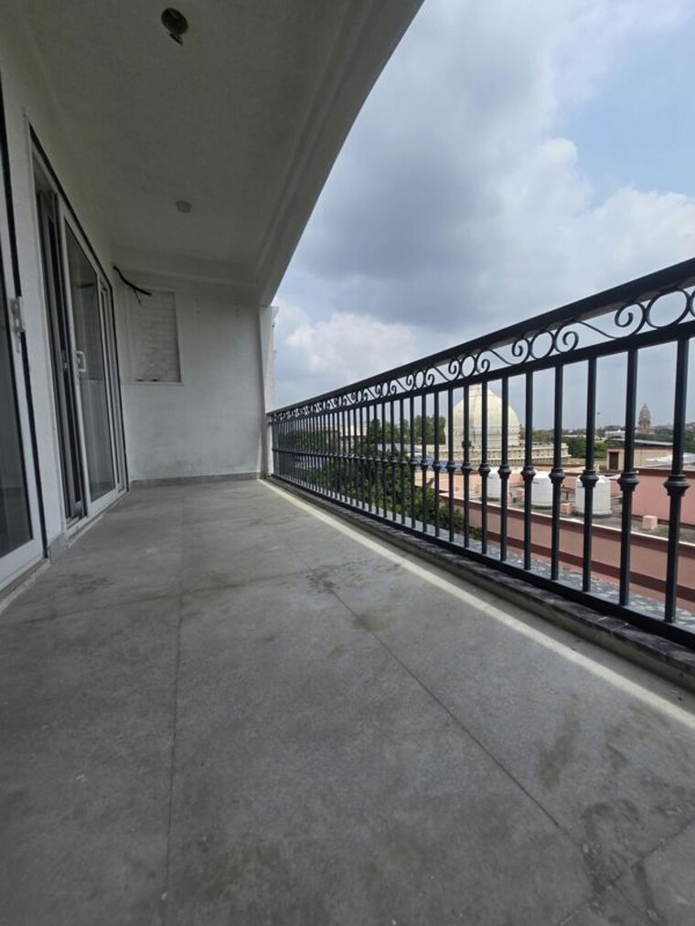 Balcony, chattarpur 3 Bedroom 1500 Sq.Ft. Apartment In Chattarpur Delhi 10605748