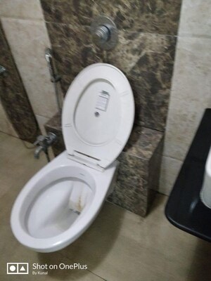 Bathroom in 4 BHK Apartment at Chembur – for Rent