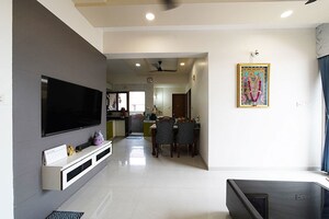 Team Area in 2 BHK Apartment at Narol – for Sale