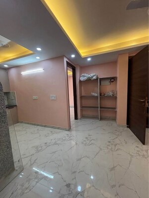 Room in 3 BHK Builder Floor at Ghitorni – for Rent