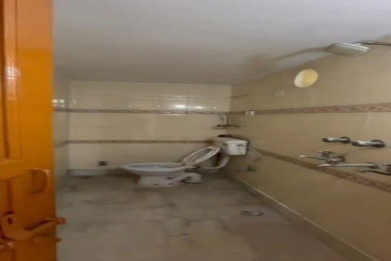  Parking, sector 7 3 Bedroom 60 Sq.Yd. Independent House In Sector 7 Gurgaon 10606689