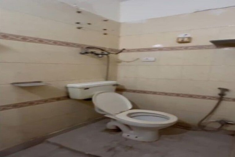 Bathroom, sector 7 3 Bedroom 60 Sq.Yd. Independent House In Sector 7 Gurgaon 10606689