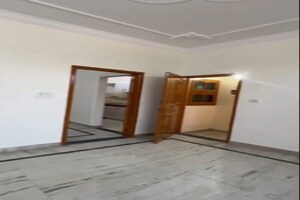 Room in 3 BHK Independent House at Sector 7 – for Sale