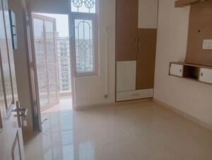 Room in 3 BHK Apartment at Tulip Orange, Sector 70 – for Rent