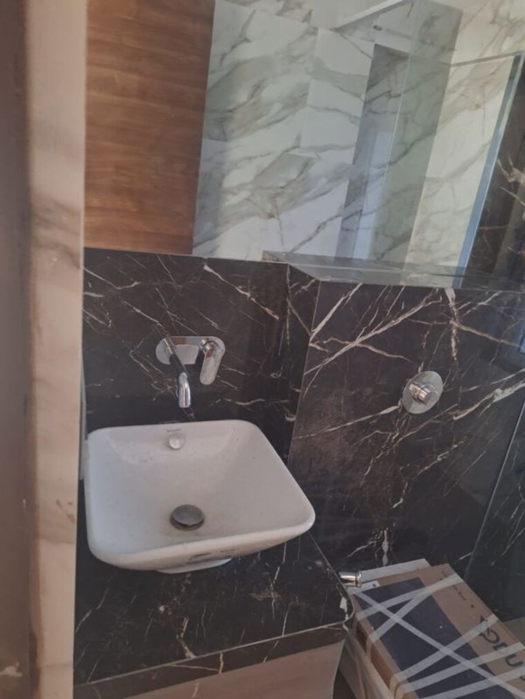 Bathroom, db-woods 4 Bedroom 1800 Sq.Ft. Apartment In Goregaon East Mumbai 10606684