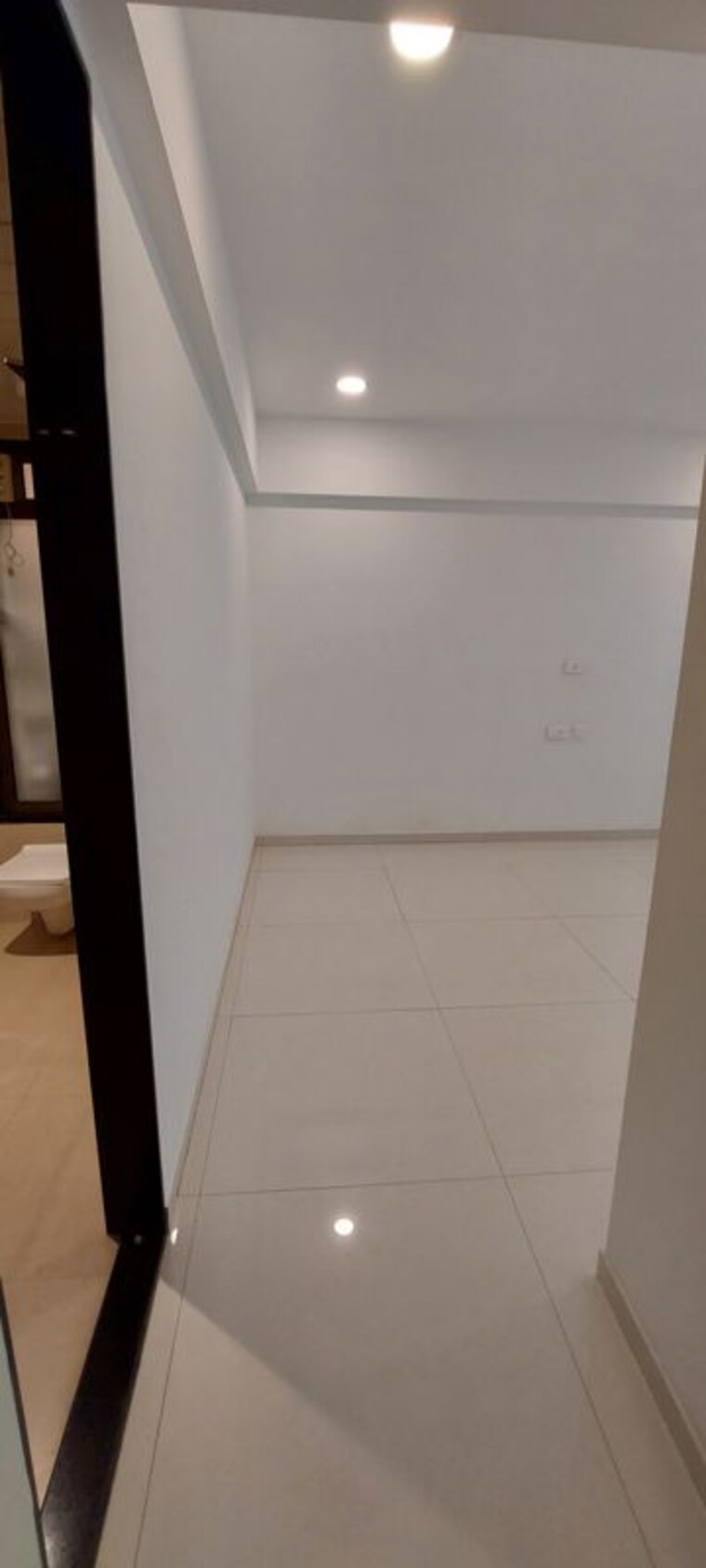 Balcony, group-satellite-elegance 2 Bedroom 635 Sq.Ft. Apartment In Goregaon East Mumbai 10606572