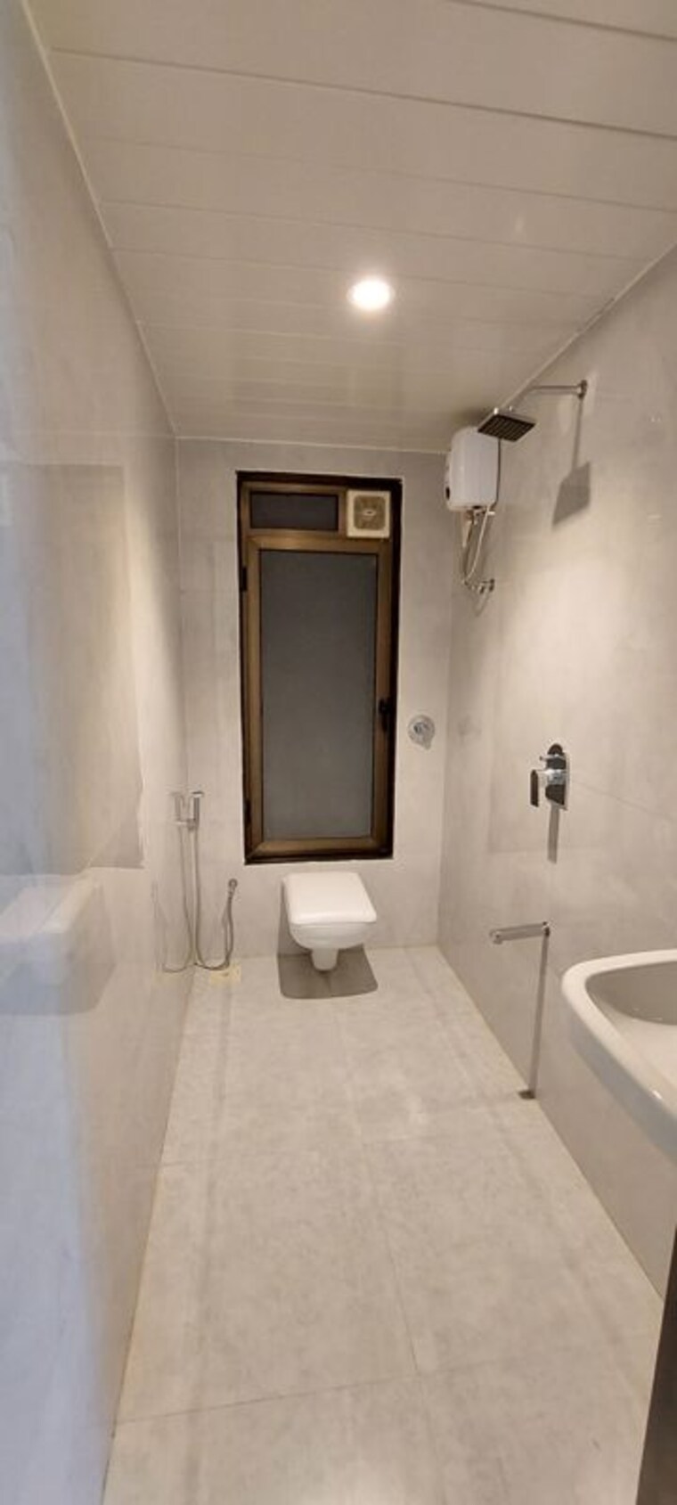 Bathroom, group-satellite-elegance 2 Bedroom 635 Sq.Ft. Apartment In Goregaon East Mumbai 10606572