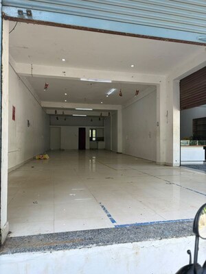  Shop For Rent in Azhagappapuram