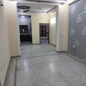 Room in 3 BHK Builder Floor at Sector 31 – for Rent