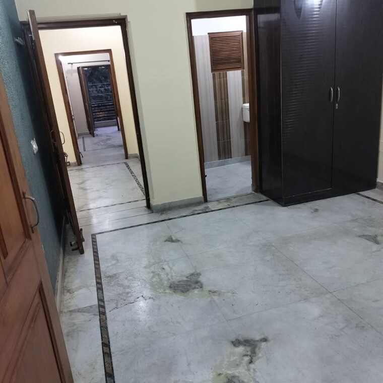 Room, sector 31 3 Bedroom 2350 Sq.Ft. Builder Floor In Sector 31 Gurgaon 10605750