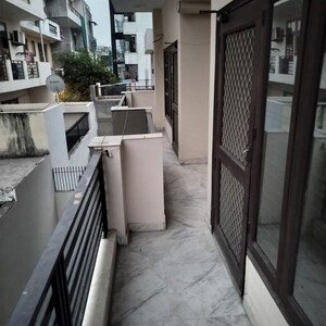 Balcony in 3 BHK Builder Floor at Sector 31 – for Rent