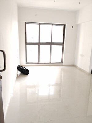 Room in 1 BHK Apartment at UK Iridium, Kandivali East – for Rent