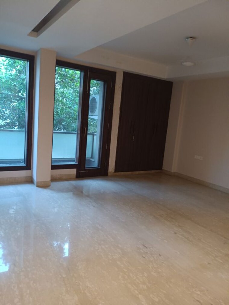 Room, maharani bagh 6+ Bedroom 805 Sq.Yd. Independent House In Maharani Bagh Delhi 10606667
