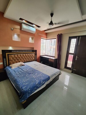 Bedroom in 3 BHK Builder Floor at Sector 31 – for Rent
