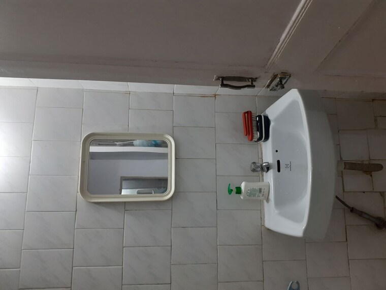 Bathroom, siddharth-estates 1 Bedroom 650 Sq.Ft. Apartment In Kalyani Nagar Pune 10606717