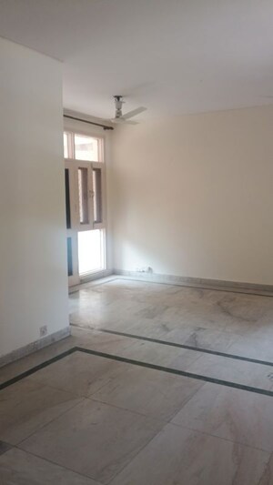 Room in 3 BHK Apartment at Shree Ganesh Apartments CGHS, Sector 45 – for Rent
