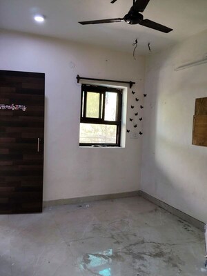 Room in 3 BHK Apartment at SDS NRI Residency, Sector 45 – for Sale