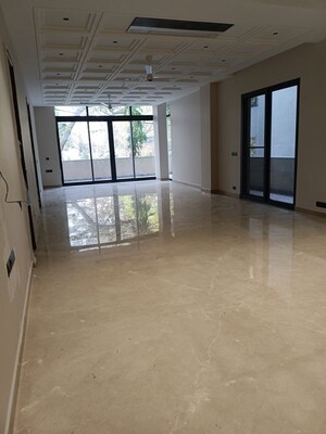 Room in 4 BHK Builder Floor at New Friends Colony – for Sale