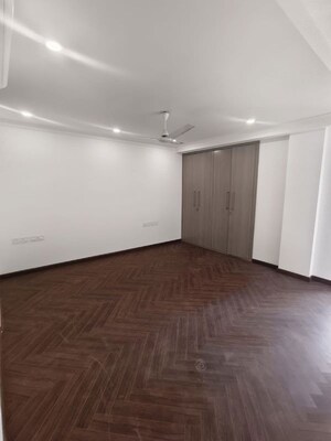 Room in 4 BHK Builder Floor at Greater Kailash ii – for Sale