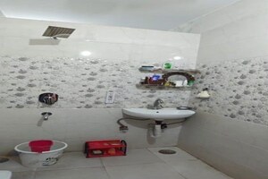 Team Area in 5 BHK Independent House at Krishna Colony – for Sale
