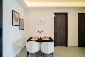 Team Area in 2 BHK Apartment at DLH Dream Tower, Jogeshwari West – for Sale