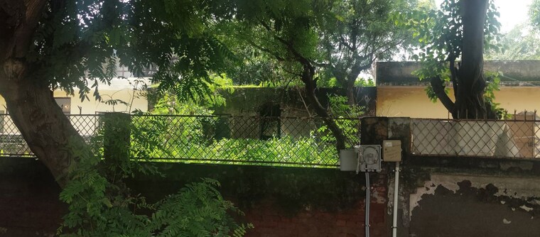 Garden, sector 37  200 Sq.Mt. Plot In Sector 37 Noida 10606872