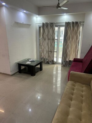 Living Room in 2.5 BHK Builder Floor at RWA Apartments Sector 40, Sector 40 – for Rent