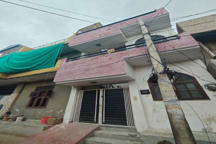 Exterior View, krishna colony 2 Bedroom 50 Sq.Yd. Independent House In Krishna Colony Gurgaon 10606880