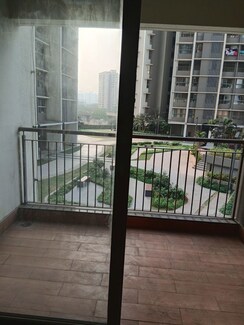 2 BHK Apartment For Sale in Kalpataru Paramount