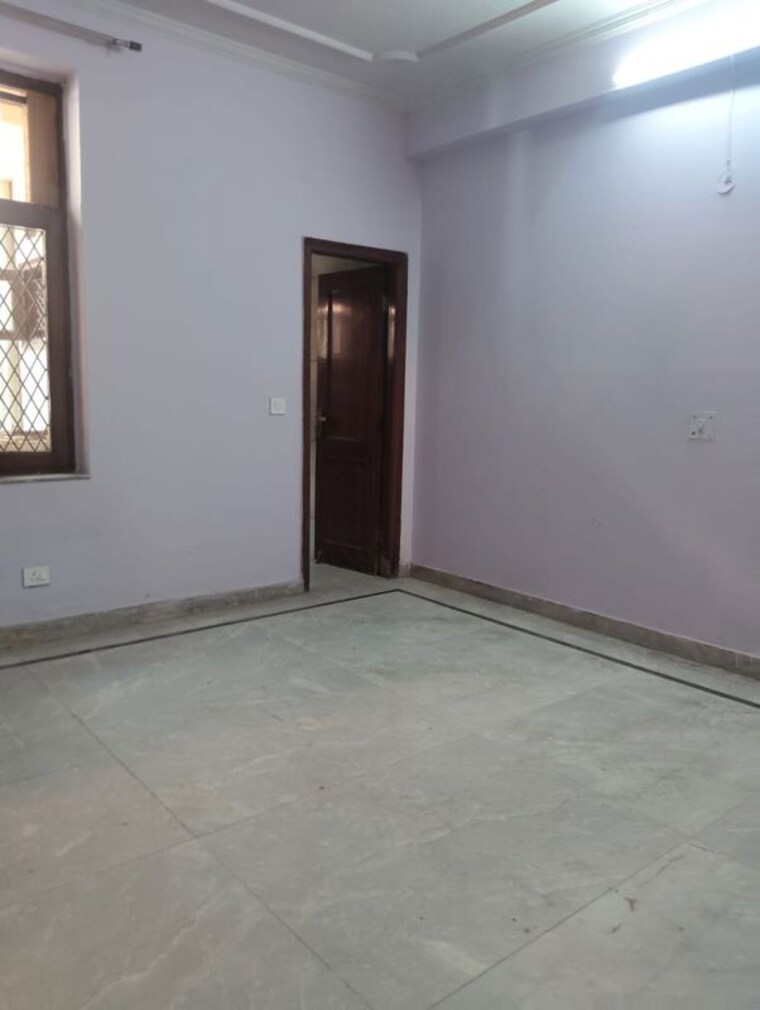 Room, sector 48 3 Bedroom 200 Sq.Ft. Builder Floor In Sector 48 Noida 10606893