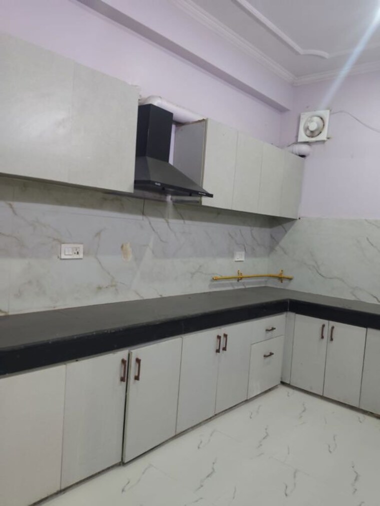Kitchen, sector 48 3 Bedroom 200 Sq.Ft. Builder Floor In Sector 48 Noida 10606893