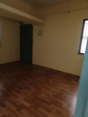 Bedroom in 2 BHK Apartment at Damodar Villa, Kothrud – for Rent