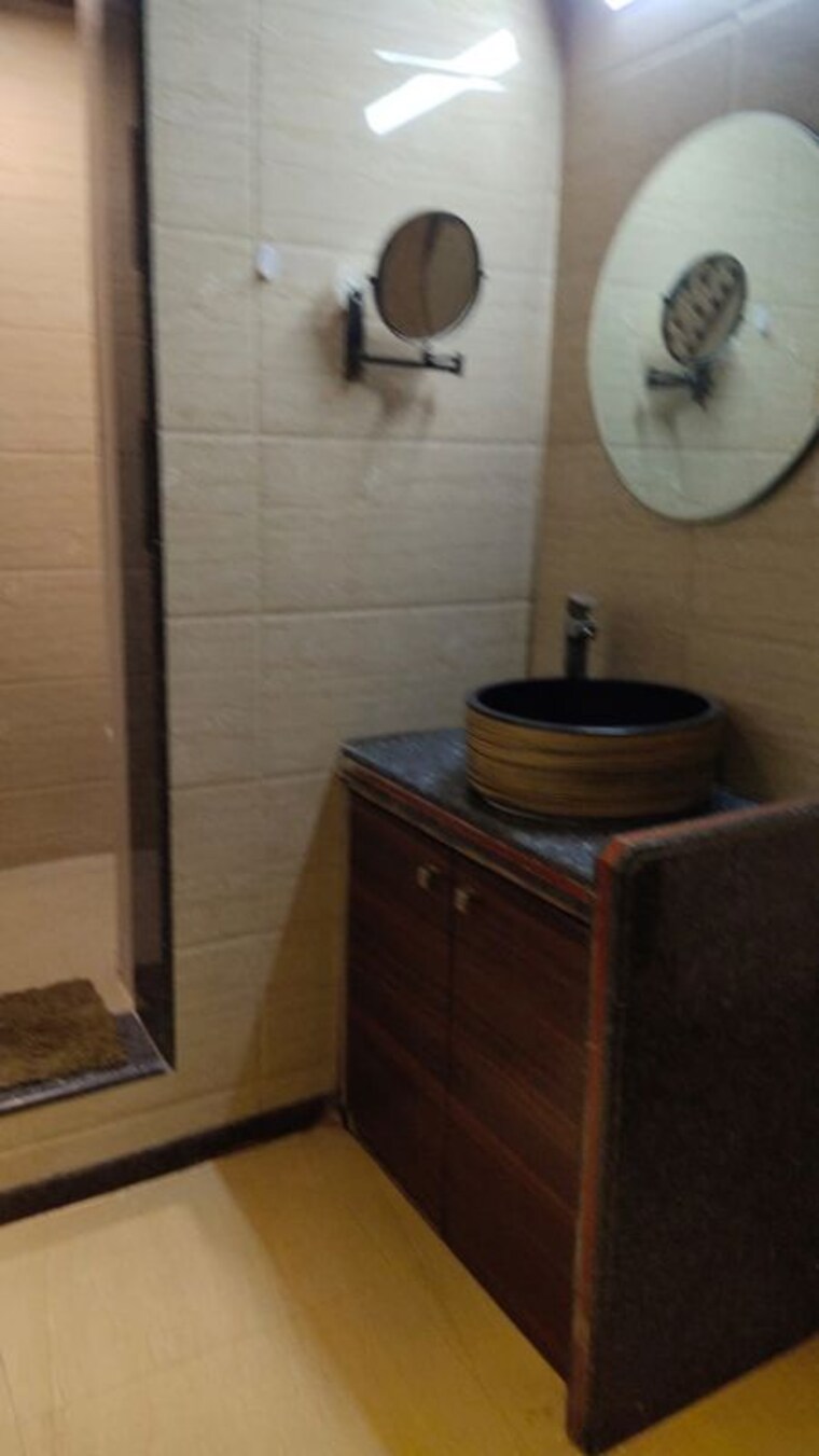 Bathroom, samartha-meghdoot-apartment 3 Bedroom 2105 Sq.Ft. Apartment In Andheri West Mumbai 10606903