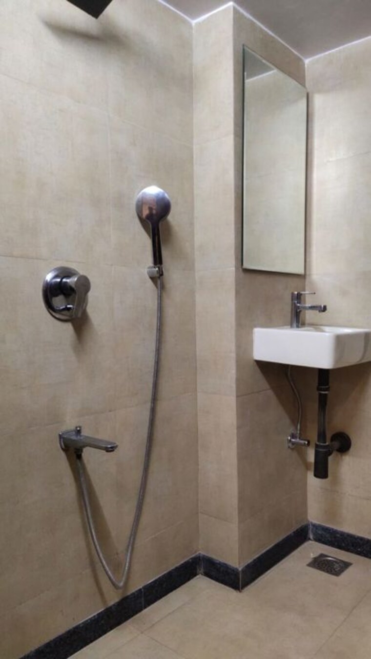 Bathroom, samartha-meghdoot-apartment 3 Bedroom 2105 Sq.Ft. Apartment In Andheri West Mumbai 10606903