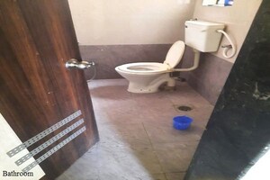 Bathroom in 3 BHK Apartment at Preet Nagar – for Rent