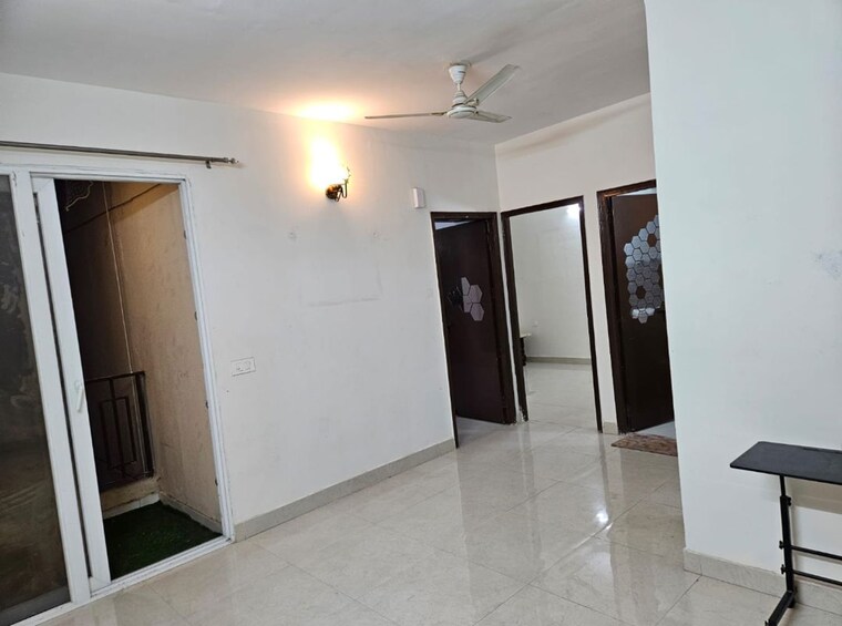 Room, signature-orchard-avenue-2 2 Bedroom 850 Sq.Ft. Apartment In Sector 93 Gurgaon 10595180