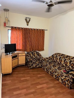 1 BHK + Servant Room Apartment For Rent in Magarpatta Jasminium