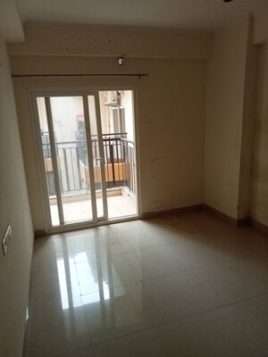 Room in 3.5 BHK Apartment at Amrapali Terrace Homes, Tech Zone 4 Greater Noida – for Rent
