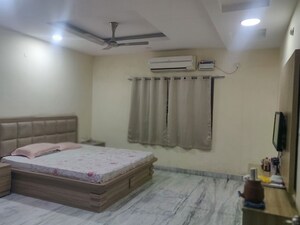 Bedroom in 4 BHK Builder Floor at Signature Sereno, Attapur – for Rent