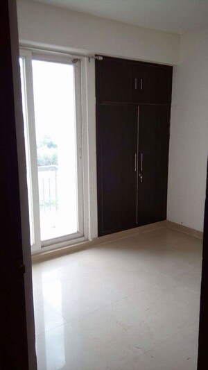 Room in 1 RK Apartment at Supertech North Eye, Sector 74 – for Rent