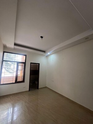 Room in 3 BHK Apartment at Dhakoli – for Rent