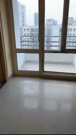 Room in 3 BHK Apartment at Today Ridge Residency, Sector 135 – for Rent
