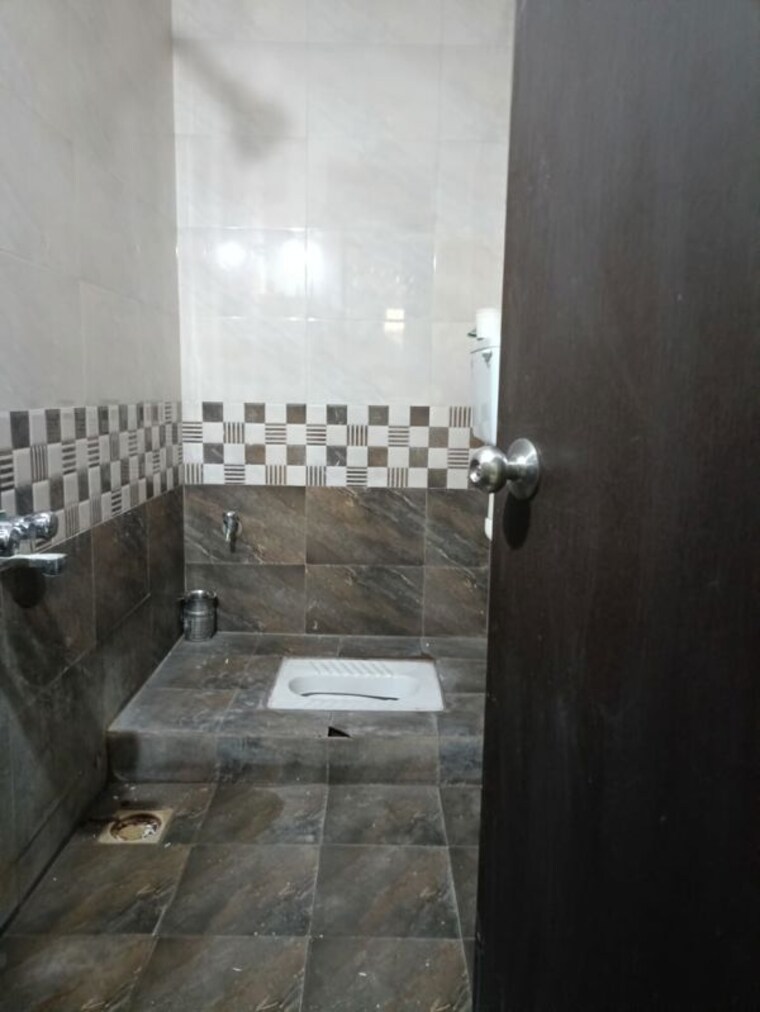 Bathroom, siddhivinayak-pollens-luxuria 2 Bedroom 700 Sq.Ft. Apartment In Kale Padal Pune 10607010