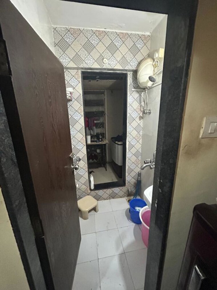 Bathroom, shiv-shakti-chs-goregaon 1 Bedroom 315 Sq.Ft. Apartment In Goregaon East Mumbai 10607022