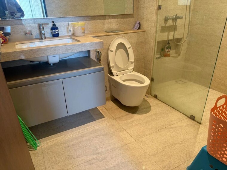 Bathroom, hiranandani-estate-burlington 3 Bedroom 1450 Sq.Ft. Apartment In Ghodbunder Road Thane 10607033