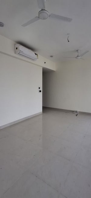 Room in 2 BHK Apartment at Dynamix Divum, Malad East – for Rent